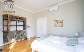 Vittoria Apartments: Viale Dante